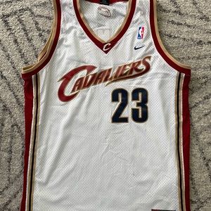 Lebron James Cleveland Cavaliers jersey